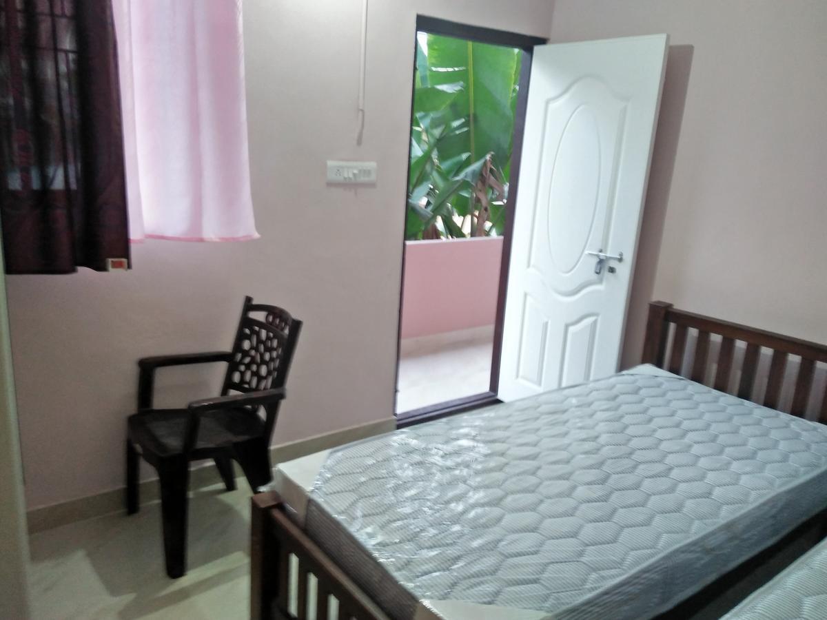 Metro Mens Hostel Kochi Esterno foto